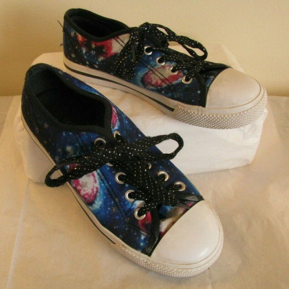 Extremely Me Girls Size 3 Canvas Skate Sneakers